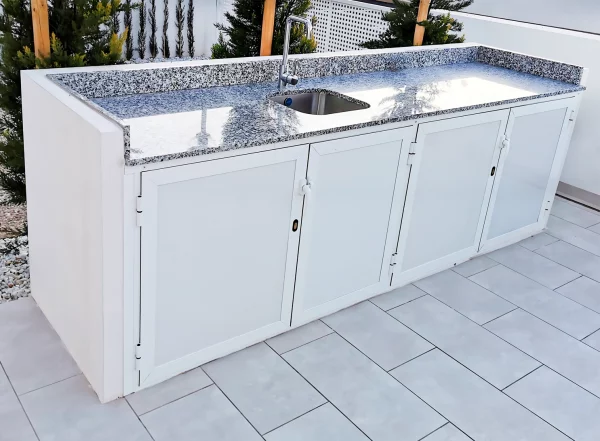 Cocinas de exterior - Soluciones complementarias con fabricación propia en Alicante | Toldos Corona