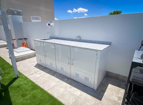 Zona de preparación - Cocinas de exterior para convertir la terraza en una zona social completa. en Alicante | Toldos Corona