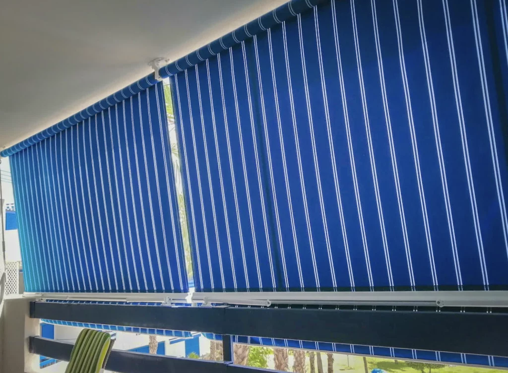 Versión stor para balcón - Telones verticales para proteger laterales y perímetro exterior. en Alicante | Toldos Corona