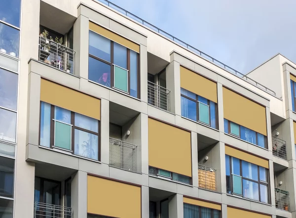 Primera aplicación zip - Telones verticales para proteger laterales y perímetro exterior. en Alicante | Toldos Corona