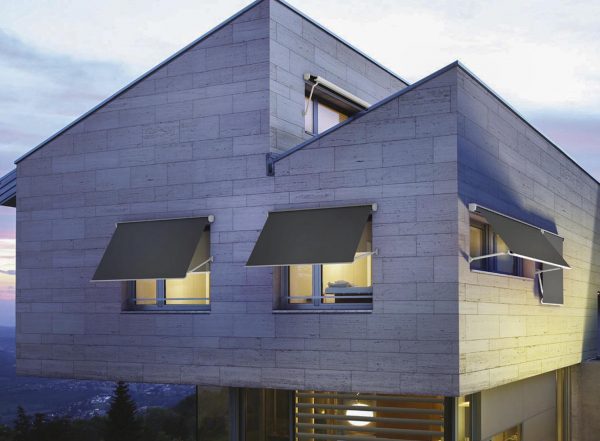 Segunda aplicación de la gama - Toldos de punto recto para ventanas y fachadas soleadas. en Alicante | Toldos Corona